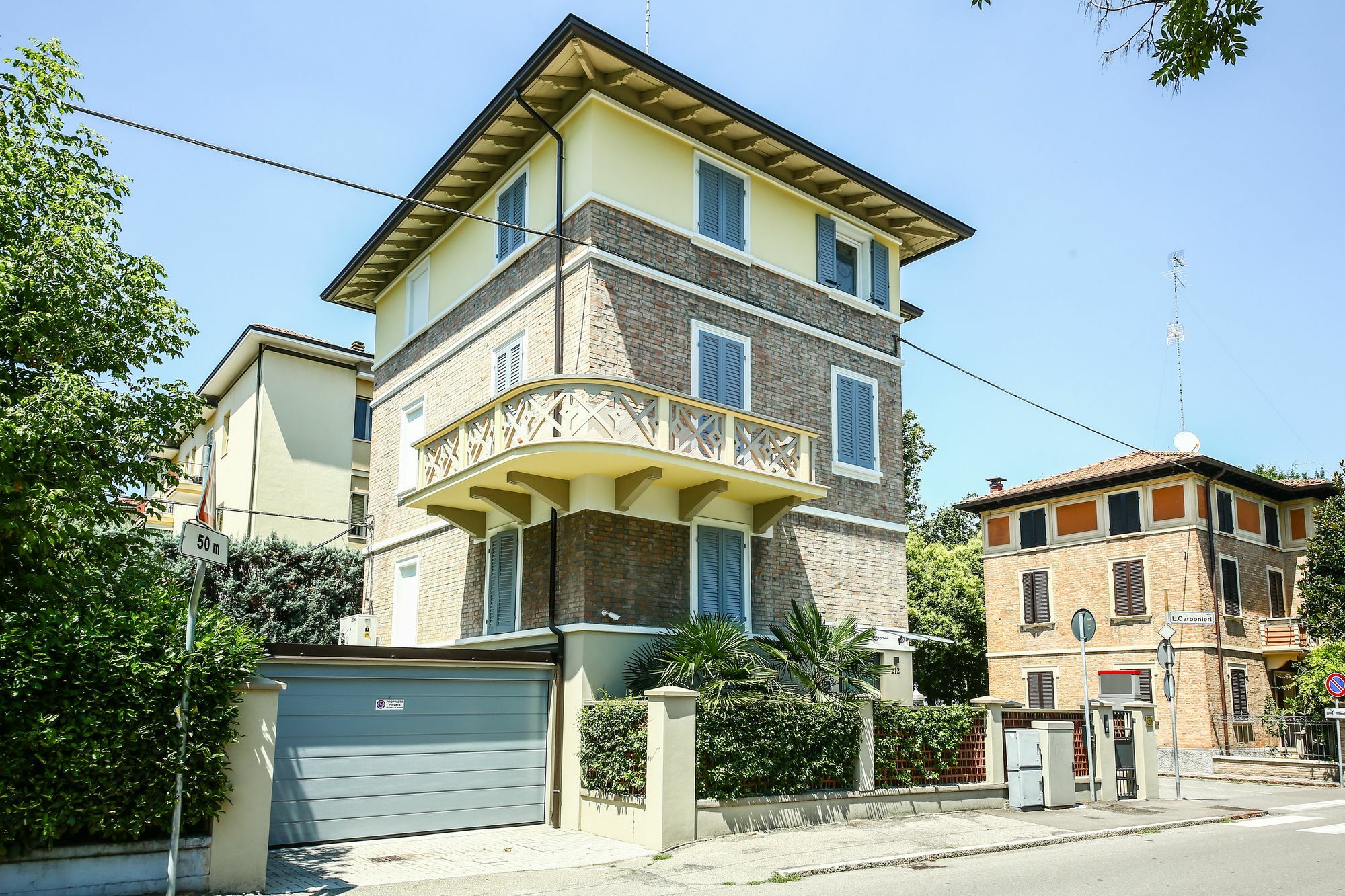 La Bella Modena Hotel Exterior photo